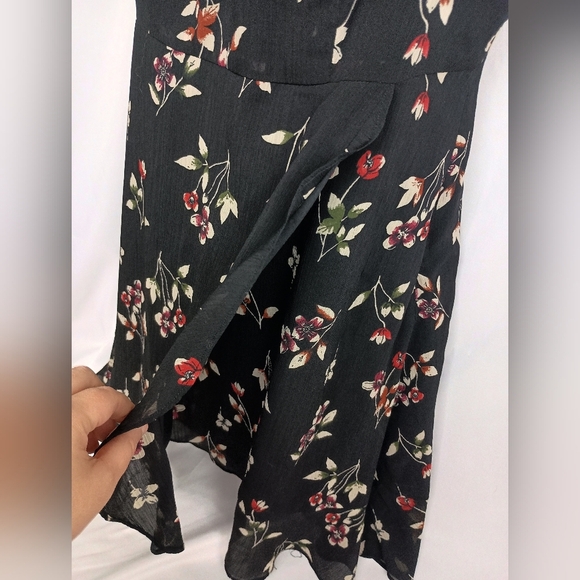 MADEWELL Dark Floral Cottage,Y2K,Dainty Feminine Girlhoodcore V-Neck Dress(#831) - Picture 5 of 11